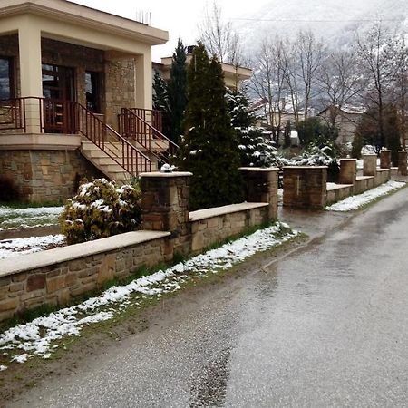 Villa Evenos à Káto Loutrákion Extérieur photo