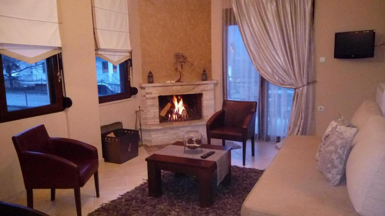 Villa Evenos à Káto Loutrákion Extérieur photo